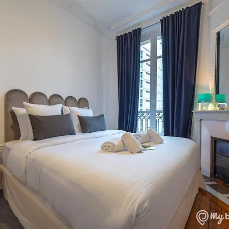 Mbm - Eiffel Tower View Paris