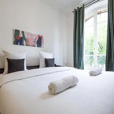 Mbm - Eiffel Tower View Paris