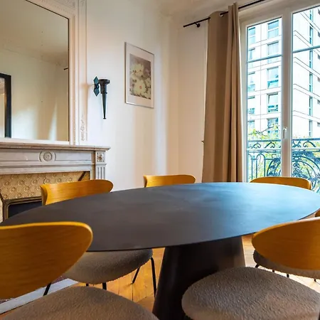 Mbm - Eiffel Tower View