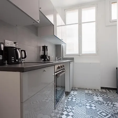 Appart hôtel Mbm - Eiffel Tower View *