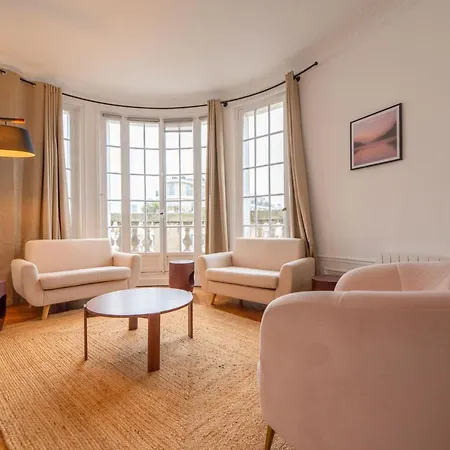 Appart hôtel Mbm - Eiffel Tower View Paris