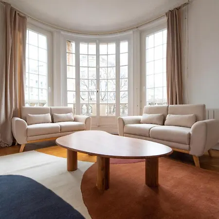 Mbm - Eiffel Tower View