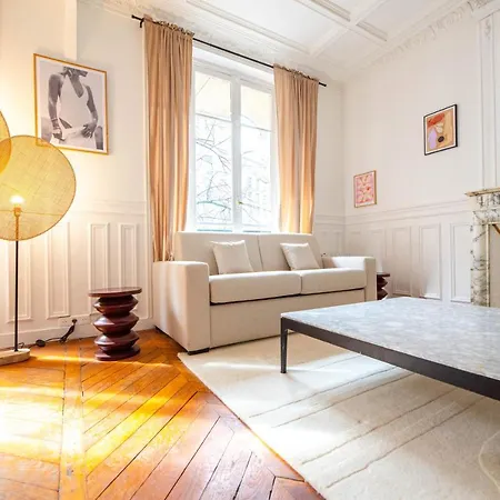 Mbm - Eiffel Tower View Appart hôtel *