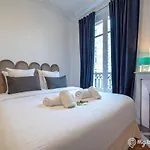 Mbm - Eiffel Tower View Hotel apartamentowy *