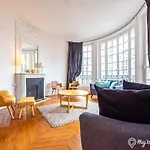 Mbm - Eiffel Tower View Hotel apartamentowy