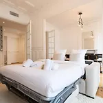 Mbm - Eiffel Tower View Hotel apartamentowy *
