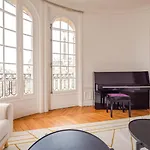 Mbm - Eiffel Tower View