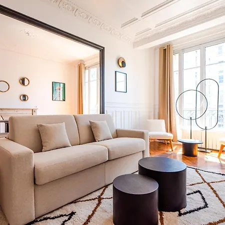 Mbm - Eiffel Tower View Apart-hotel Paris