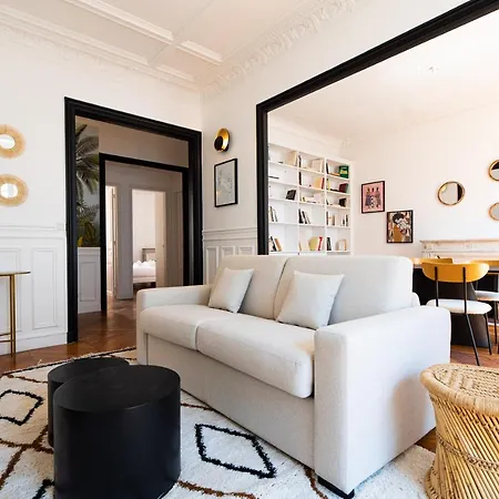 Mbm - Eiffel Tower View * 巴黎