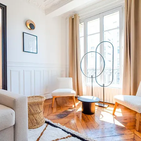 Mbm - Eiffel Tower View 公寓式酒店