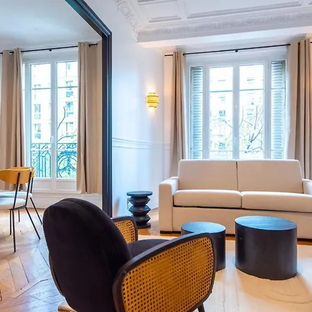 Mbm - Eiffel Tower View 巴黎