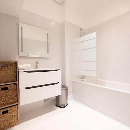 Apart-hotel Mbm - Eiffel Tower View Paris