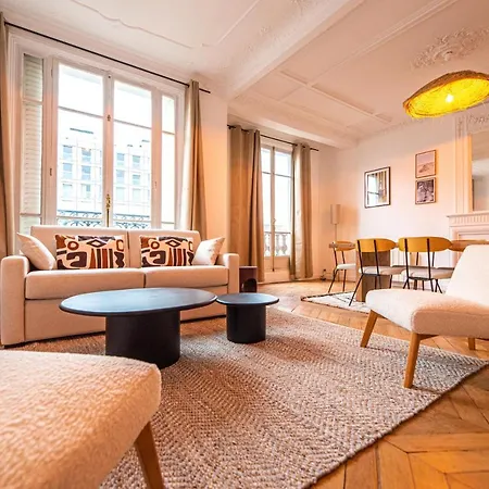 Mbm - Eiffel Tower View 公寓式酒店