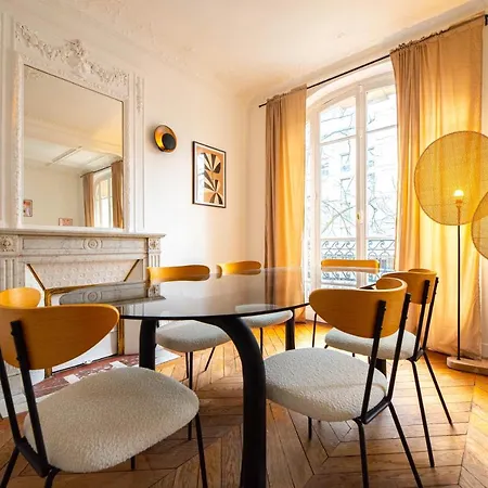 Mbm - Eiffel Tower View * 巴黎