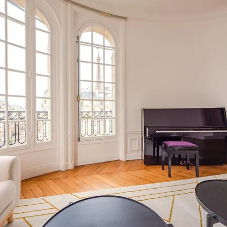 Mbm - Eiffel Tower View