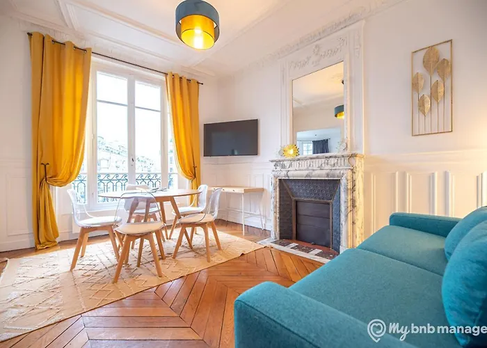 Mbm - Eiffel Tower View *