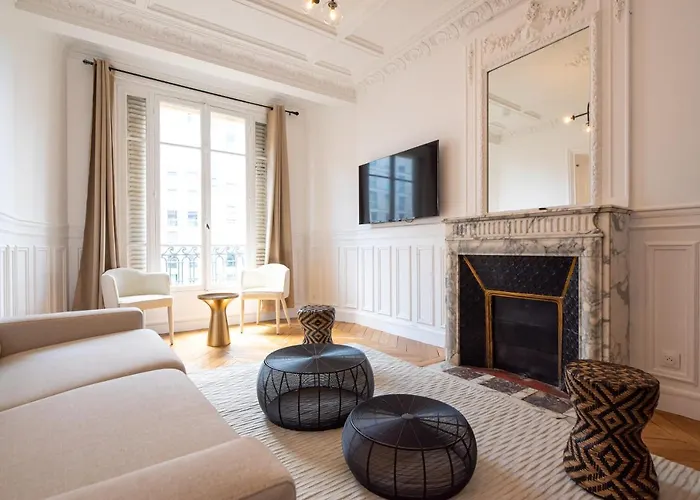 Mbm - Eiffel Tower View * 파리