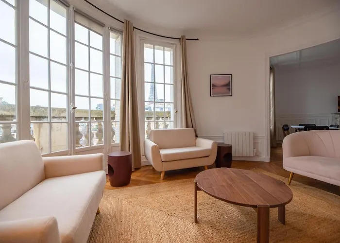 Mbm - Eiffel Tower View *