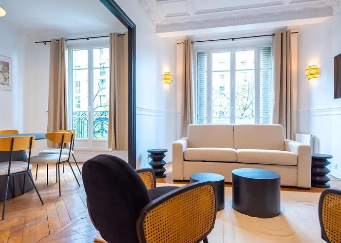 Mbm - Eiffel Tower View 파리