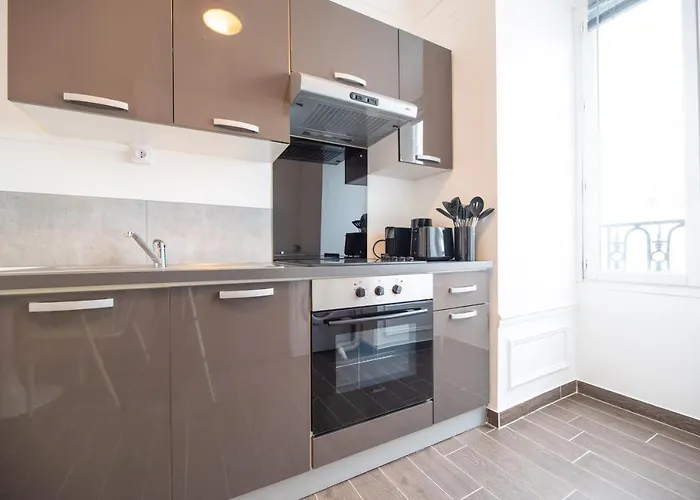 Mbm - Eiffel Tower View 파리