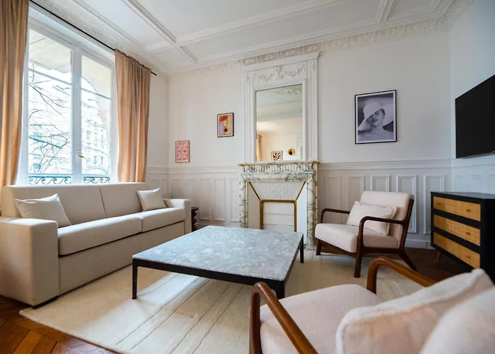 Mbm - Eiffel Tower View 파리