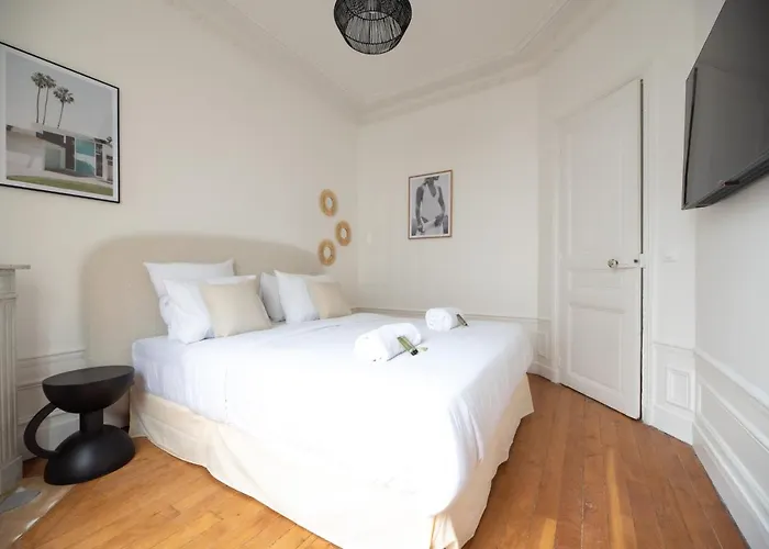 Mbm - Eiffel Tower View 아파트호텔