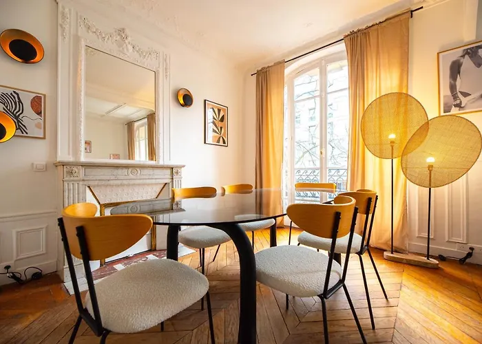 Mbm - Eiffel Tower View * 파리