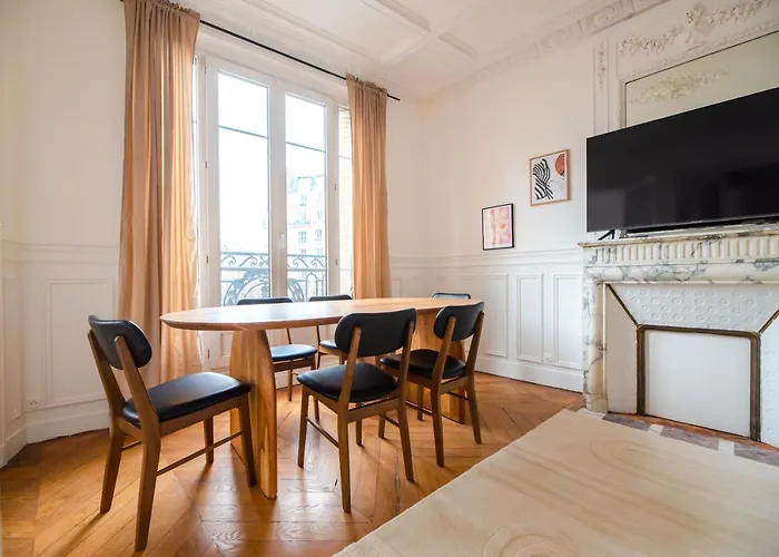 Mbm - Eiffel Tower View * 파리