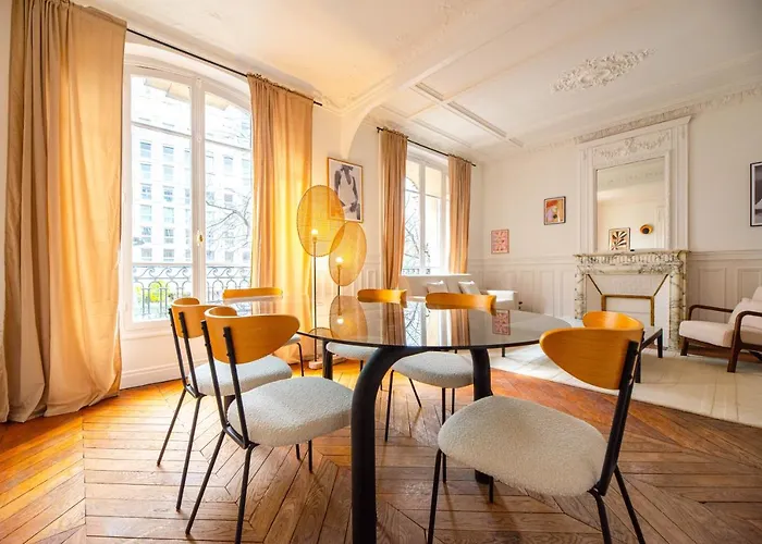 Mbm - Eiffel Tower View * 파리