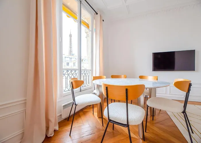 Mbm - Eiffel Tower View *