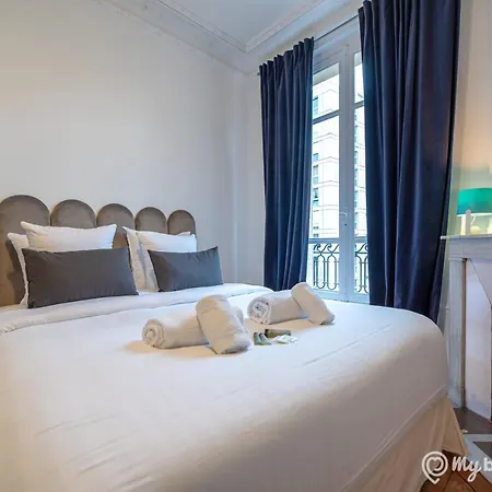 Mbm - Eiffel Tower View Apart Otel *