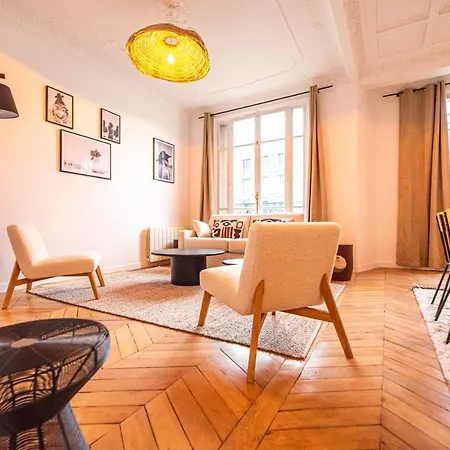 Apart Otel Mbm - Eiffel Tower View