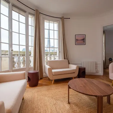 Mbm - Eiffel Tower View *