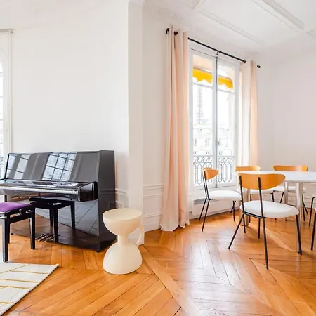 Mbm - Eiffel Tower View Paris